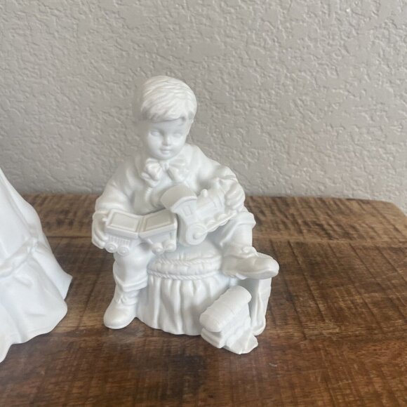 Department 56 Winter Silhouette Christmas Presents 78050 Kids Porcelain w/ Box - Picture 5 of 11